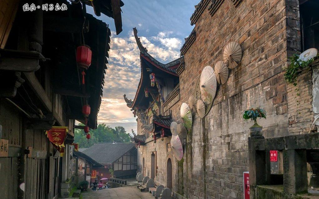 探索知识星球平台,了解绿色吊带背心搭配修身短裤,清凉曼妙不失小性感,你觉得如何?的精彩世界!